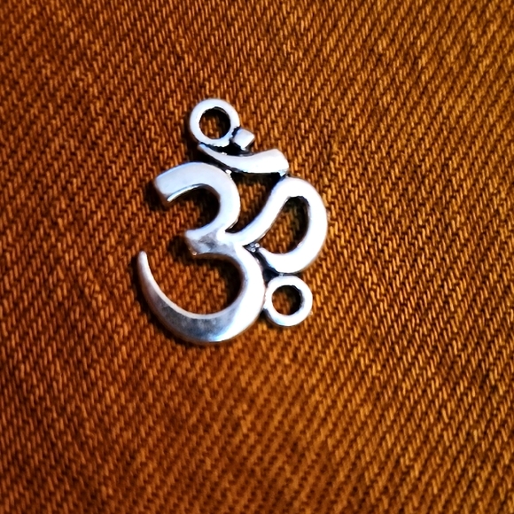 Jewelry - Om Yoga Pendant